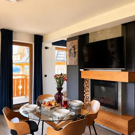 シャレー Dom Hrabiego Tatrzanska Polana With Mountain View, Private Jacuzzi & Free Parking By Downtown Apartments
