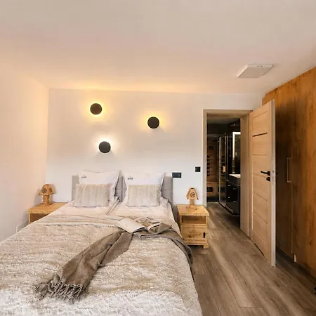 シャレー Dom Hrabiego Tatrzanska Polana With Mountain View, Private Jacuzzi & Free Parking By Downtown Apartments ザコパネ